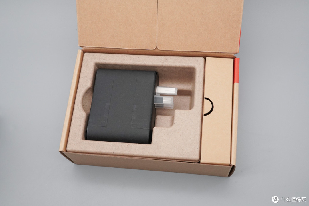 拆解报告:联想150W多口USB-C氮化镓电源适配器
