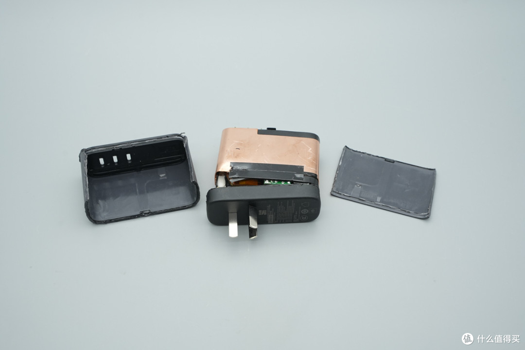 拆解报告:联想150W多口USB-C氮化镓电源适配器