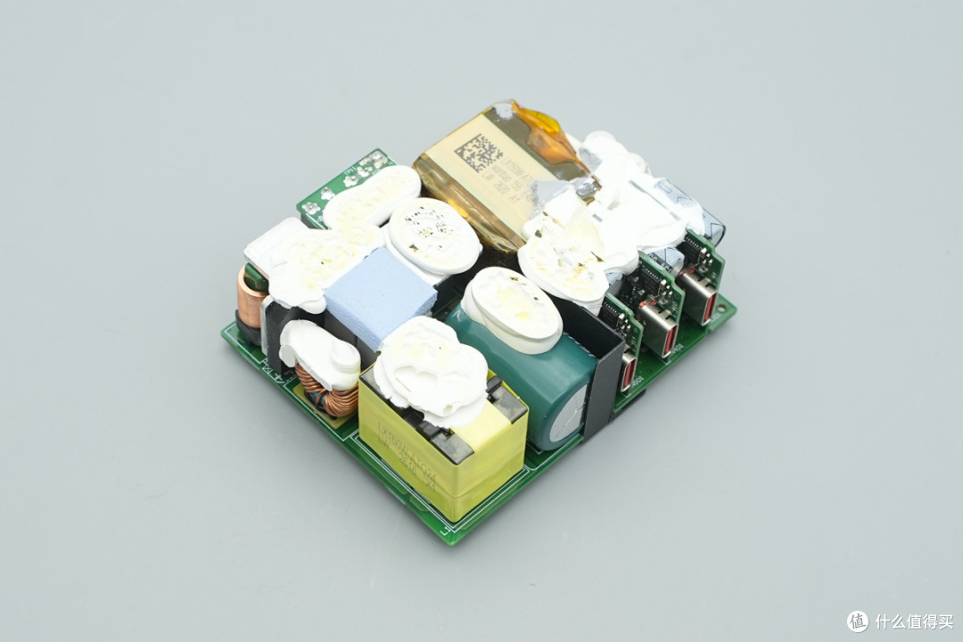 拆解报告:联想150W多口USB-C氮化镓电源适配器