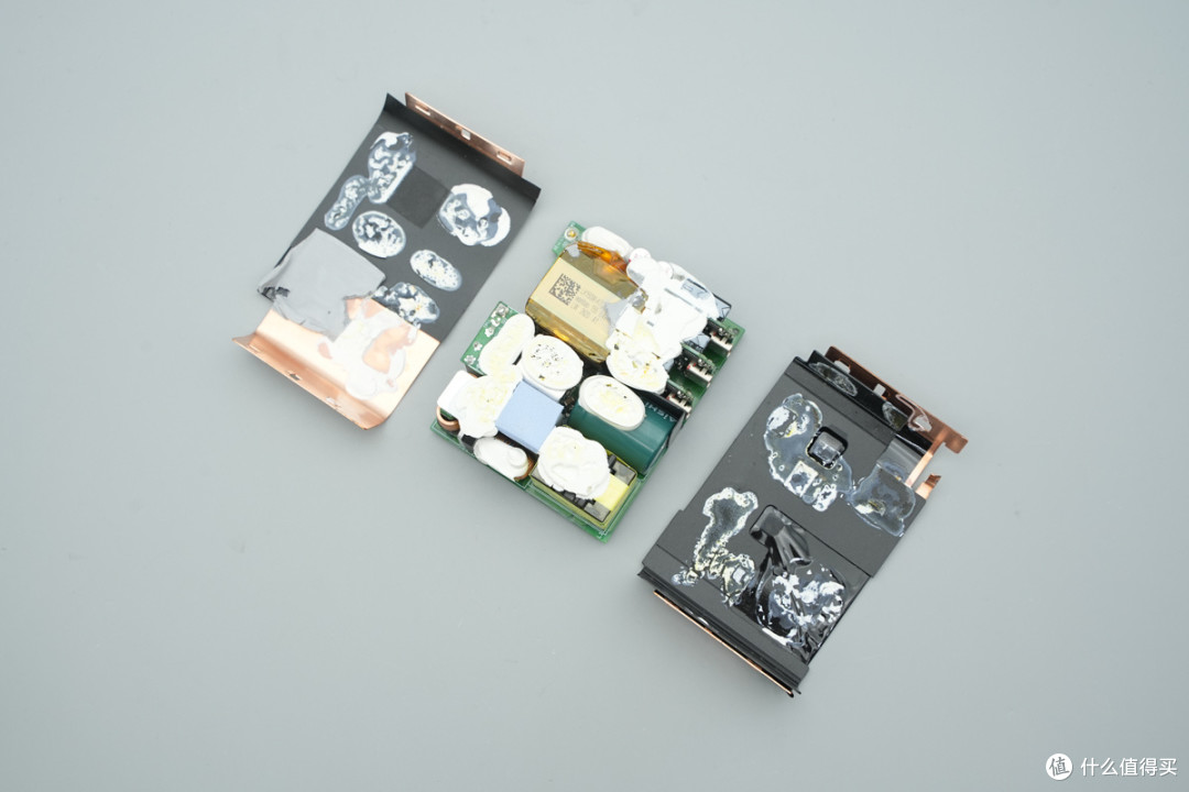 拆解报告:联想150W多口USB-C氮化镓电源适配器