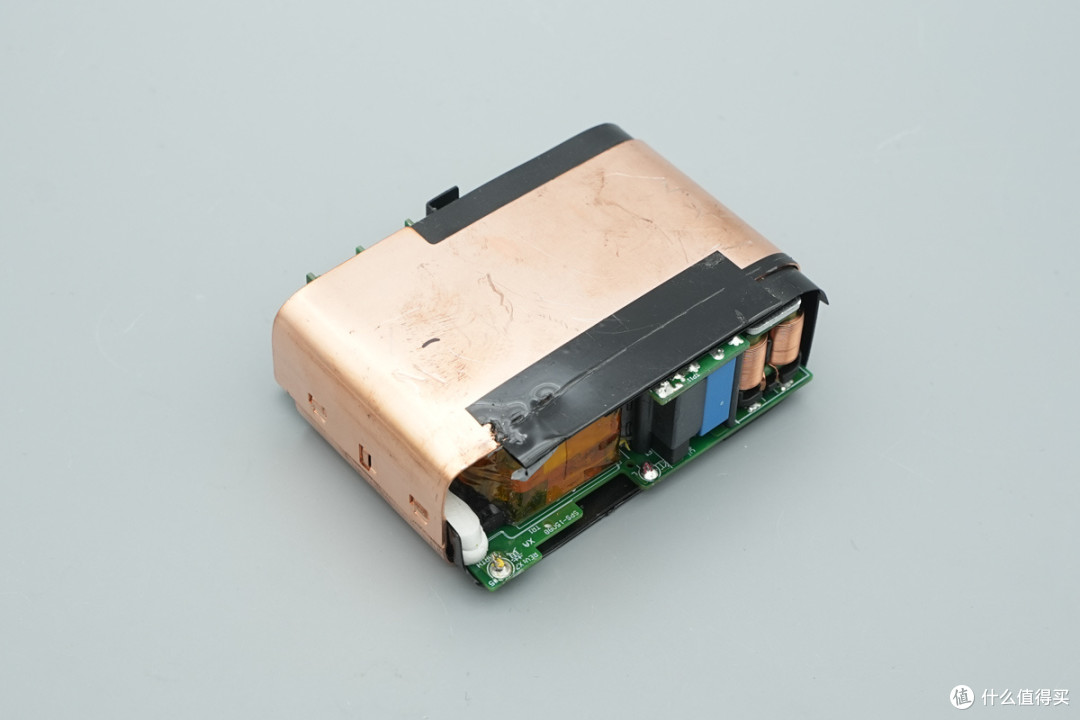 拆解报告:联想150W多口USB-C氮化镓电源适配器