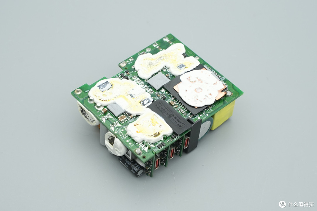 拆解报告:联想150W多口USB-C氮化镓电源适配器