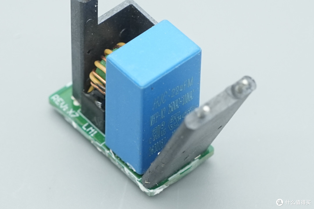 拆解报告:联想150W多口USB-C氮化镓电源适配器