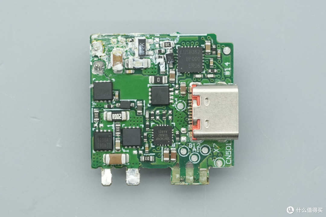 拆解报告:联想150W多口USB-C氮化镓电源适配器