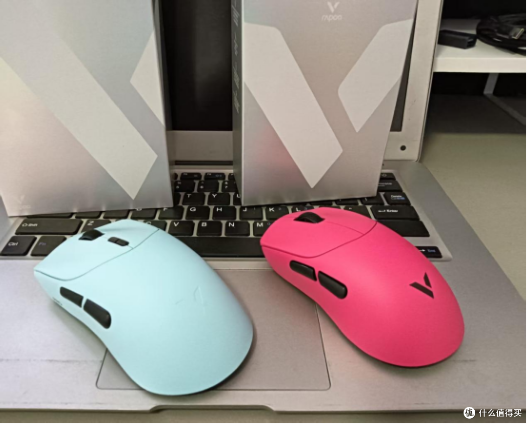 看参数还是看手长?雷柏 VT7s V2 和 VT7 Pro v2:硬件相近,模具