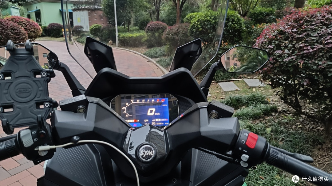 原厂风挡优缺点详解！巡弋250通勤够用，长途需升级