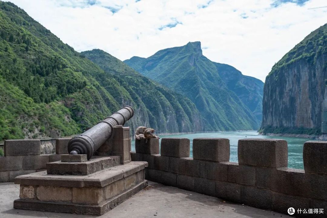 坐拥长江三峡风景美得不讲基本法，文坛大佬都爱在这座城写小作文