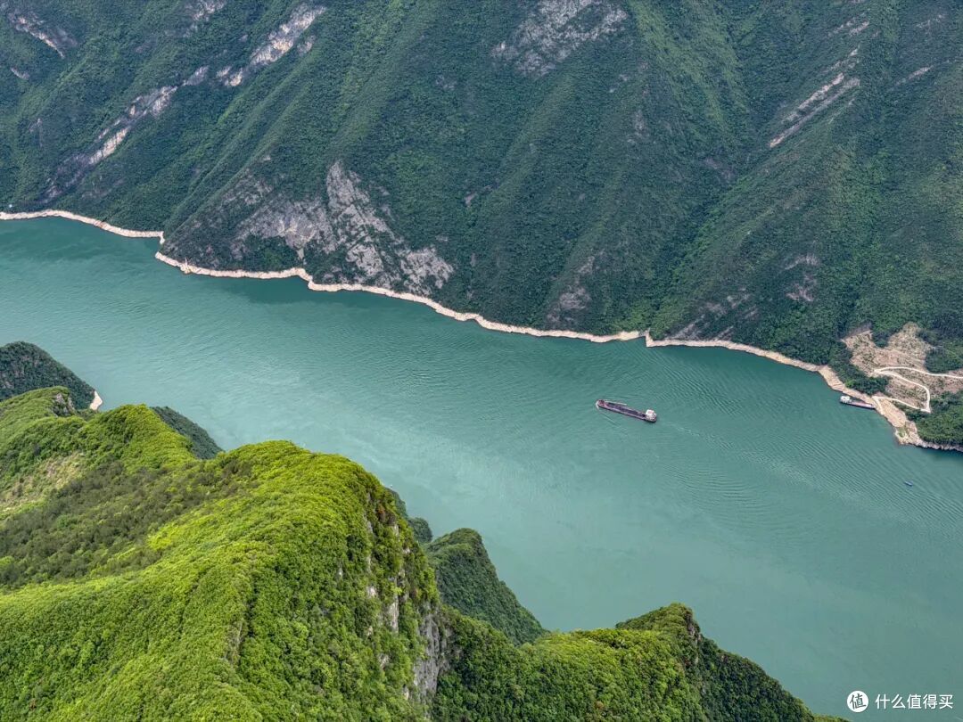 坐拥长江三峡风景美得不讲基本法，文坛大佬都爱在这座城写小作文