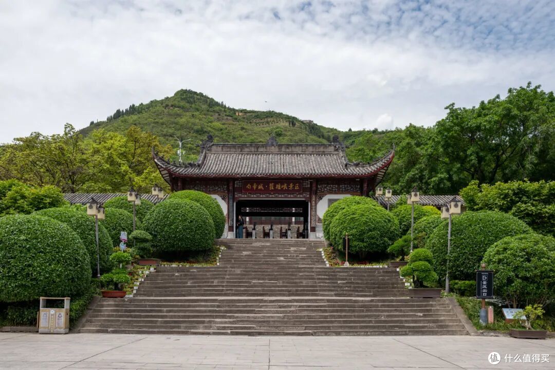 坐拥长江三峡风景美得不讲基本法，文坛大佬都爱在这座城写小作文