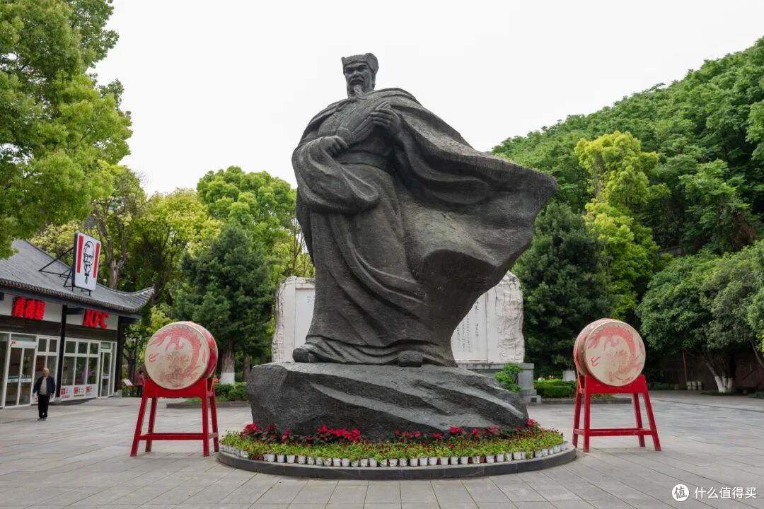 坐拥长江三峡风景美得不讲基本法，文坛大佬都爱在这座城写小作文