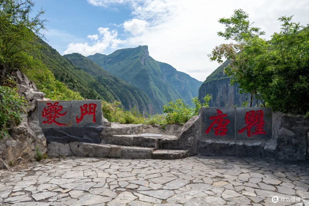 坐拥长江三峡风景美得不讲基本法，文坛大佬都爱在这座城写小作文