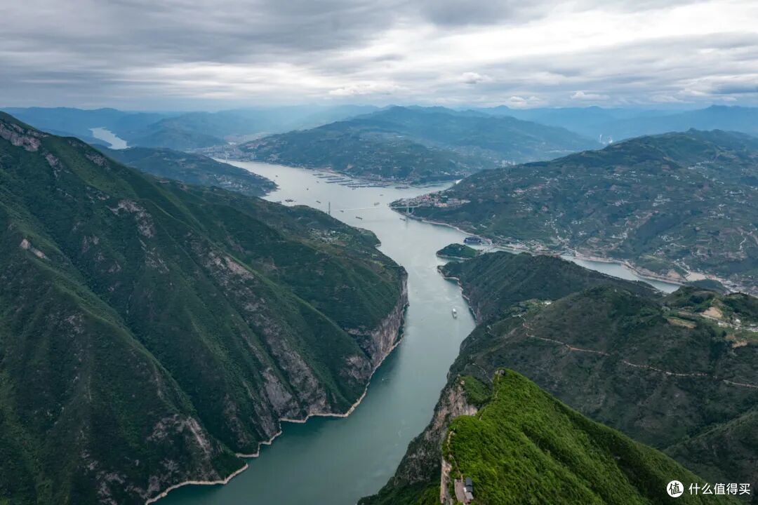 坐拥长江三峡风景美得不讲基本法，文坛大佬都爱在这座城写小作文