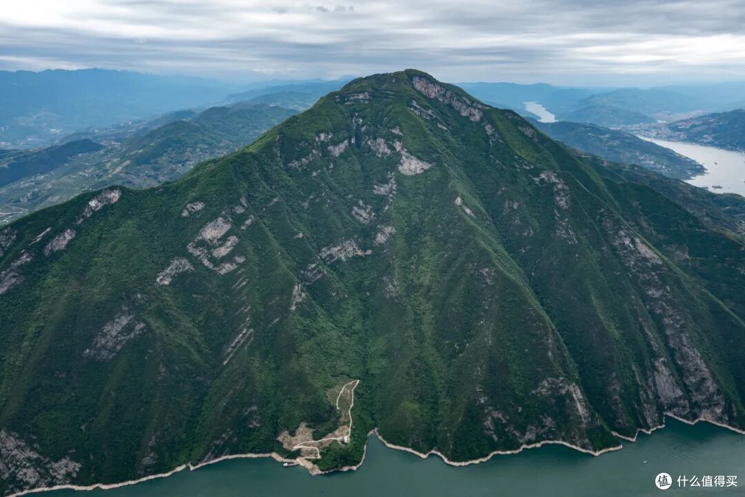 坐拥长江三峡风景美得不讲基本法，文坛大佬都爱在这座城写小作文