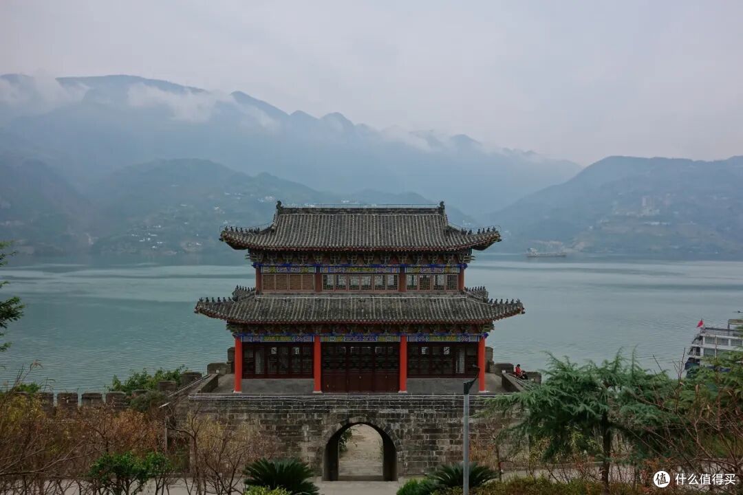 坐拥长江三峡风景美得不讲基本法，文坛大佬都爱在这座城写小作文