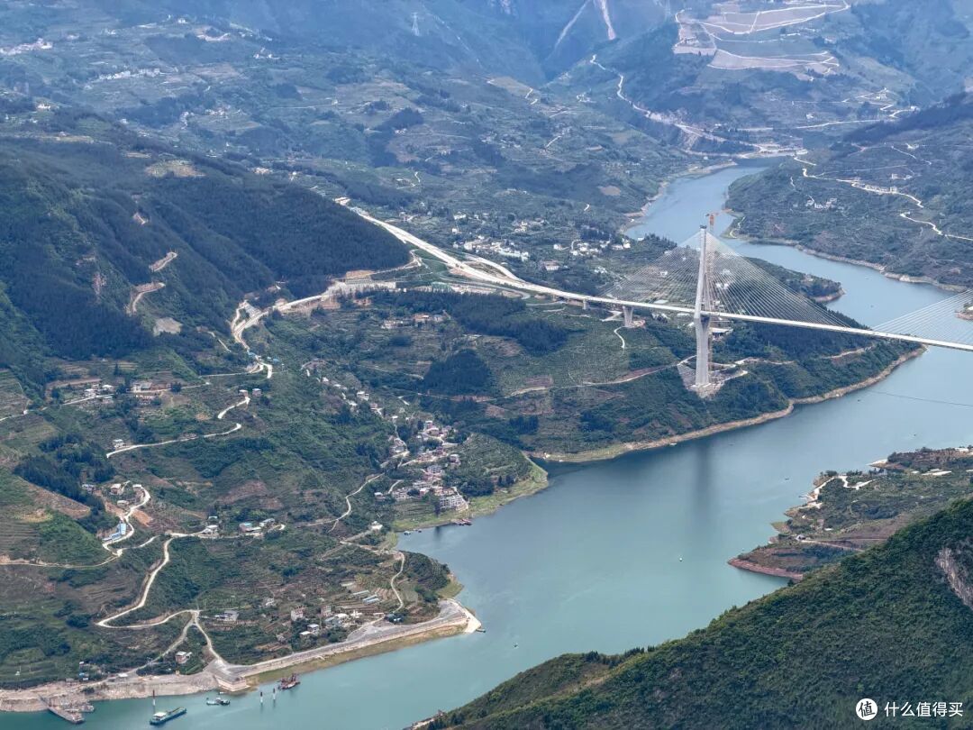 坐拥长江三峡风景美得不讲基本法，文坛大佬都爱在这座城写小作文