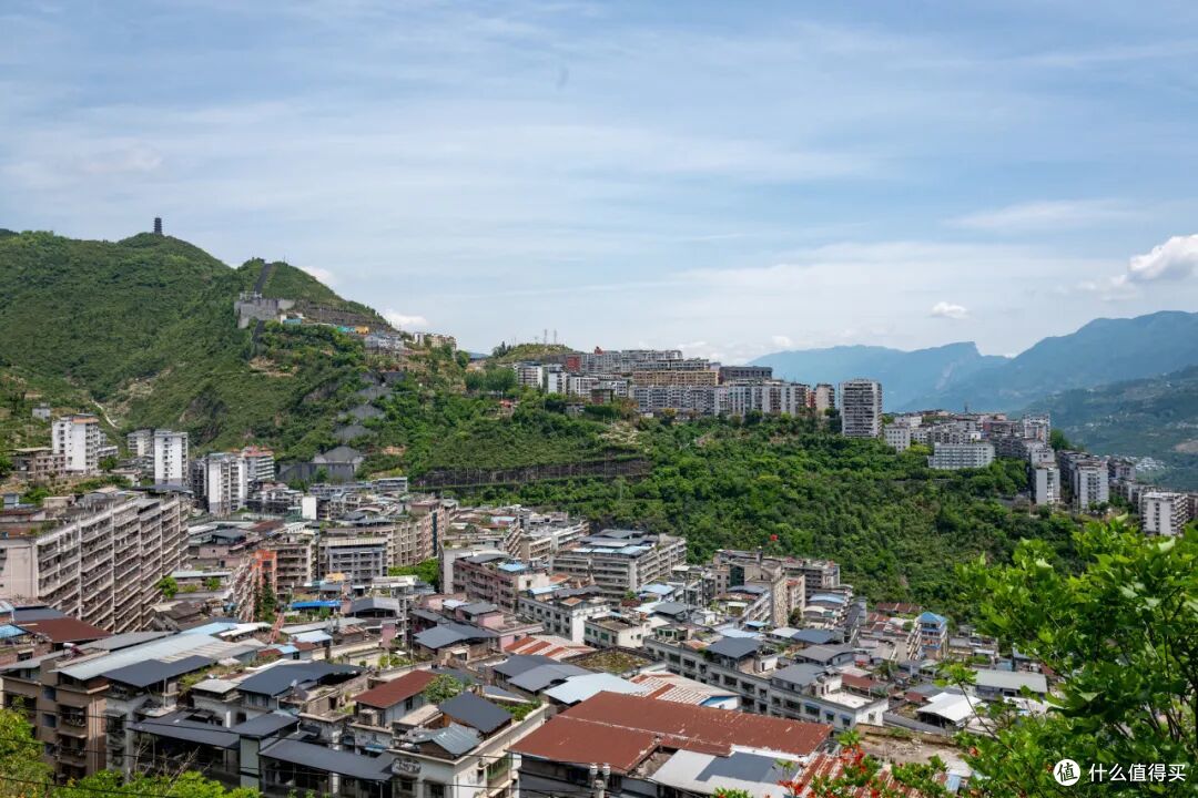 坐拥长江三峡风景美得不讲基本法，文坛大佬都爱在这座城写小作文