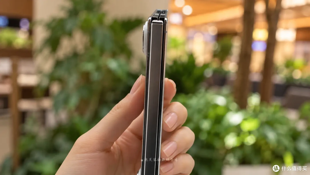 6年膜一件 iPhone Duo到手体验 它是今年的折叠机机皇吗?