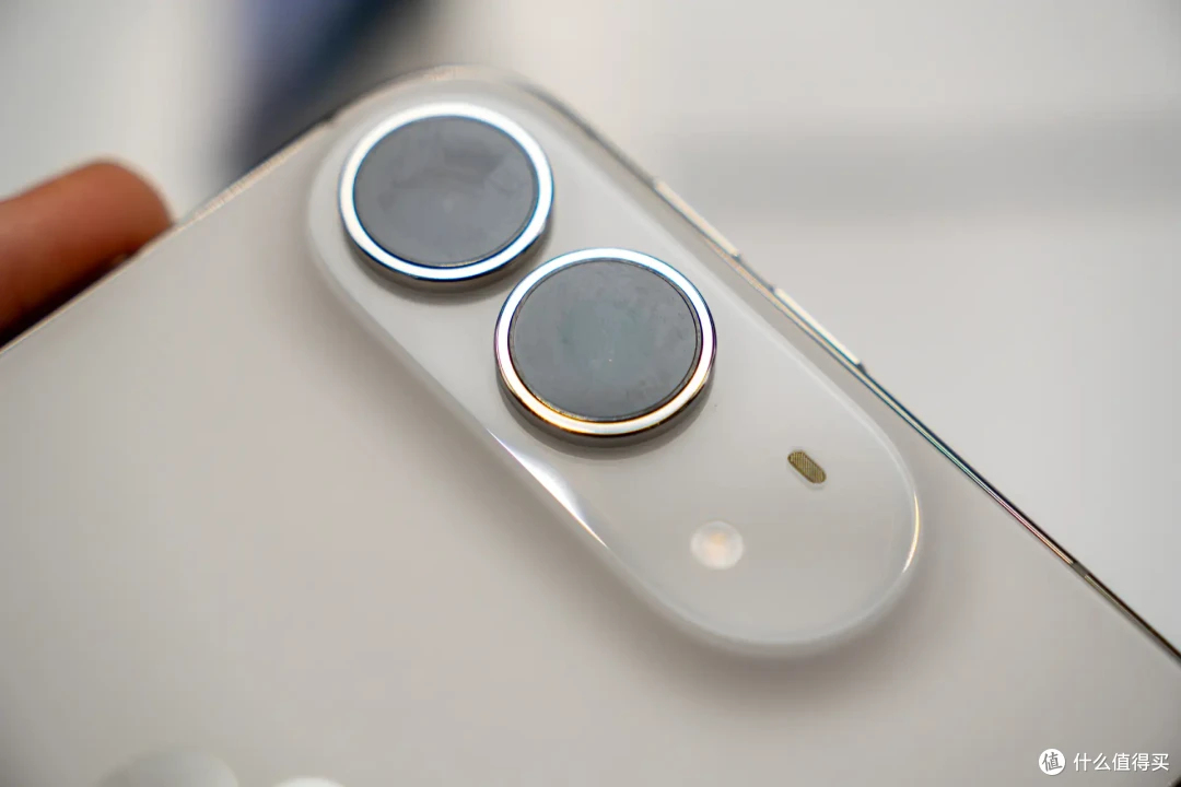 6年膜一件 iPhone Duo到手体验 它是今年的折叠机机皇吗?
