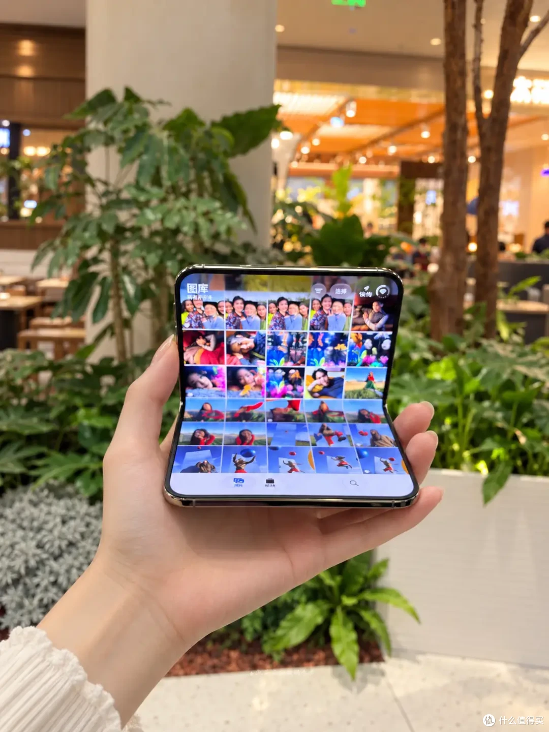 6年膜一件 iPhone Duo到手体验 它是今年的折叠机机皇吗?