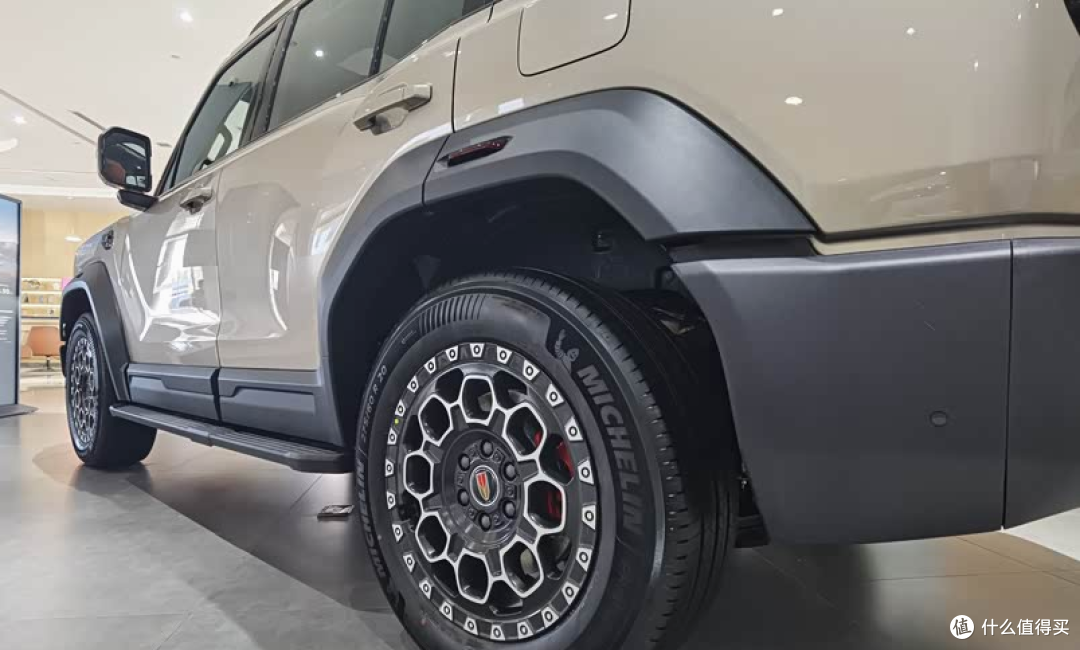 红旗 G919:34.98 万起的四电机硬派 SUV,值不值?看完再说!
