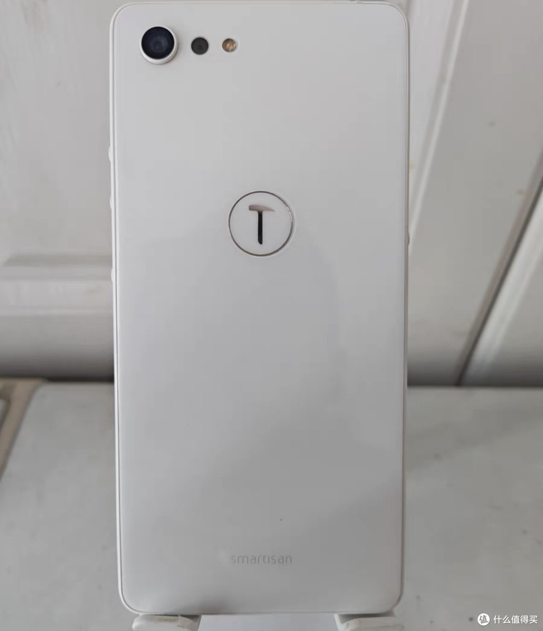 闲鱼大量涌入坚果Pro 2S，100块的倒闭品牌，买它的人在图什么？