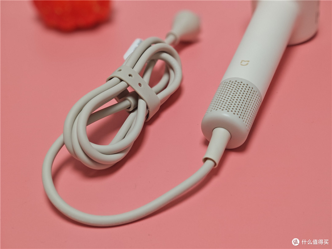 掌心藏飓风,米家高速吹风机 Mini,家用出行两相宜