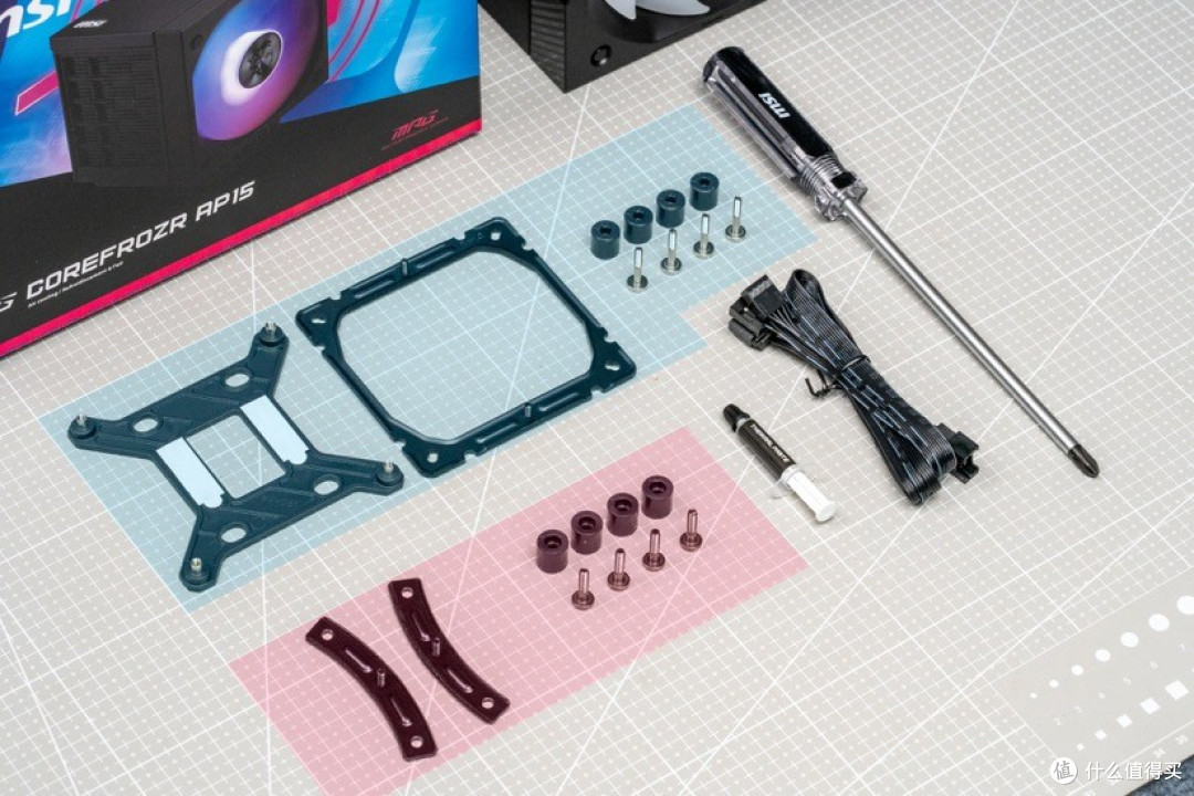 免拆风扇、磁吸显示屏,微星 MPG COREFROZR AP15 双塔风冷散热器