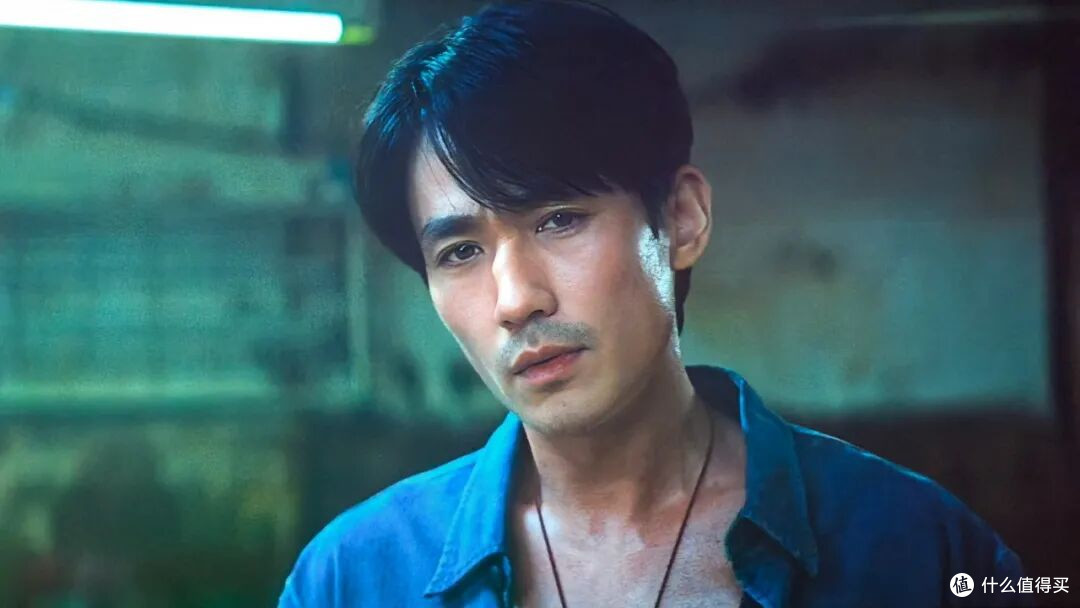 从心理学角度看《空枪》:性格即命运从自卑到表演型人格的万梓强