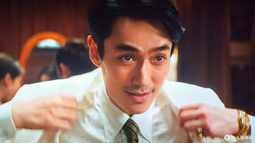 从心理学角度看《空枪》:性格即命运从自卑到表演型人格的万梓强
