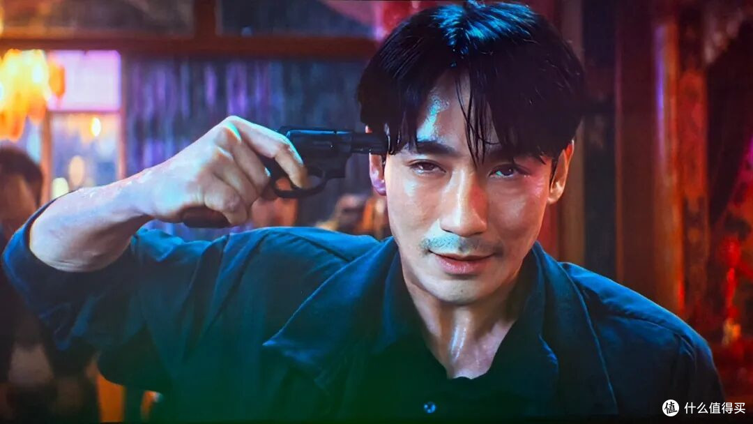 从心理学角度看《空枪》:性格即命运从自卑到表演型人格的万梓强