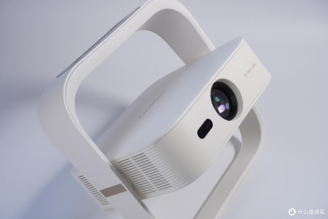 租房党百元投影仪实测：GlowBox 小光盒R1，自带一体式云台