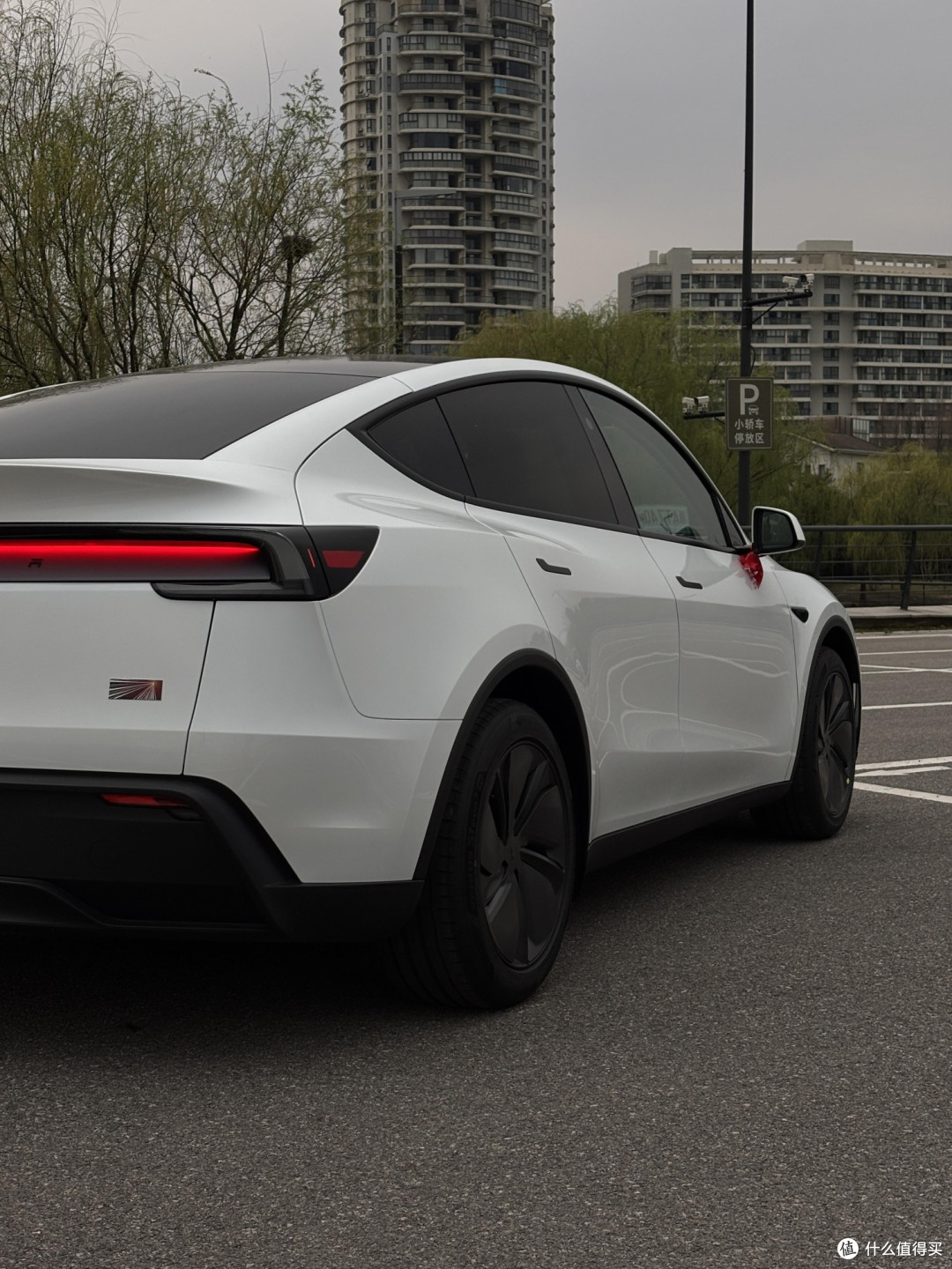 焕新Model Y试驾：驾驶者之车