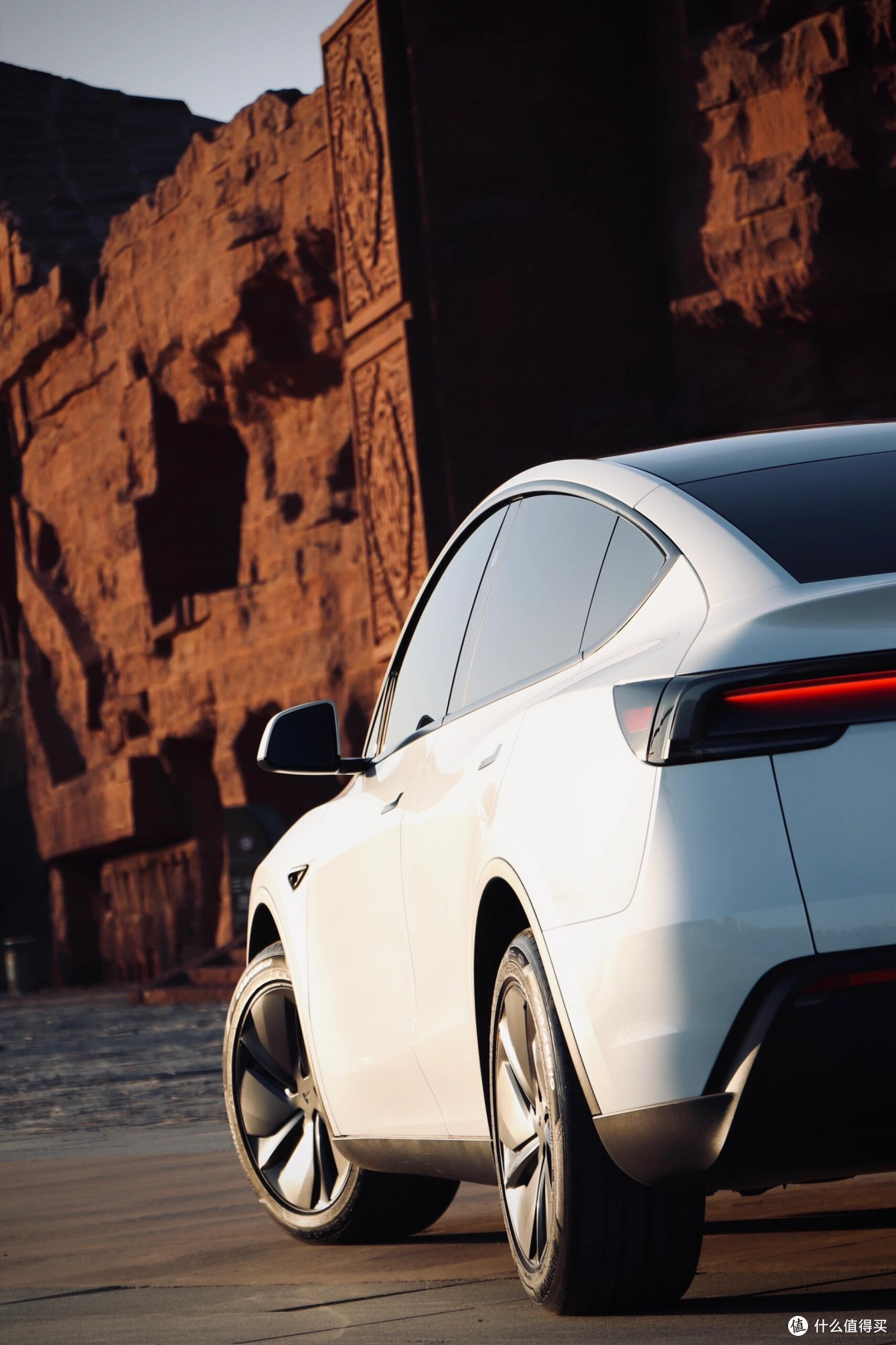 焕新Model Y试驾：驾驶者优先的家用SUV