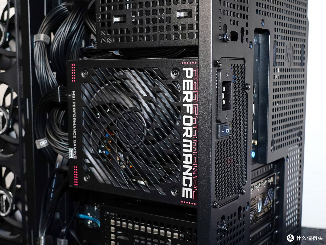 一切都是为了安全！微星MPG AI 1300TS PCIE5月神电源使用分享