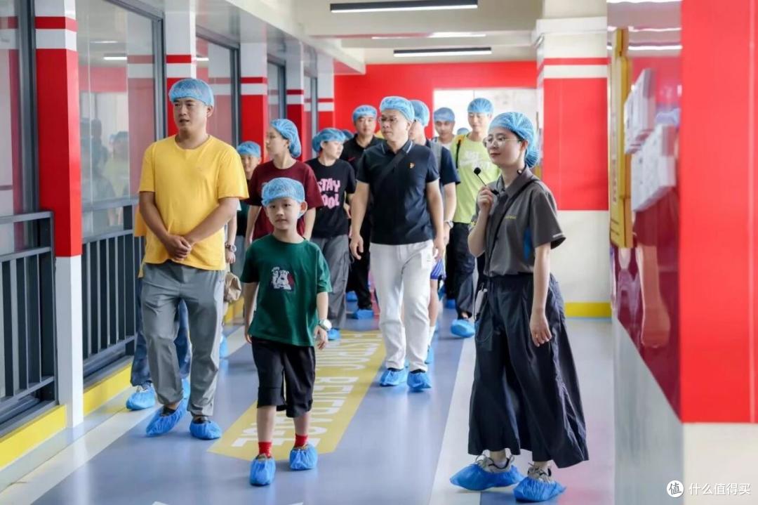 致敬城市奔跑者：东鹏饮料举办新业态群体代表家庭团建活动