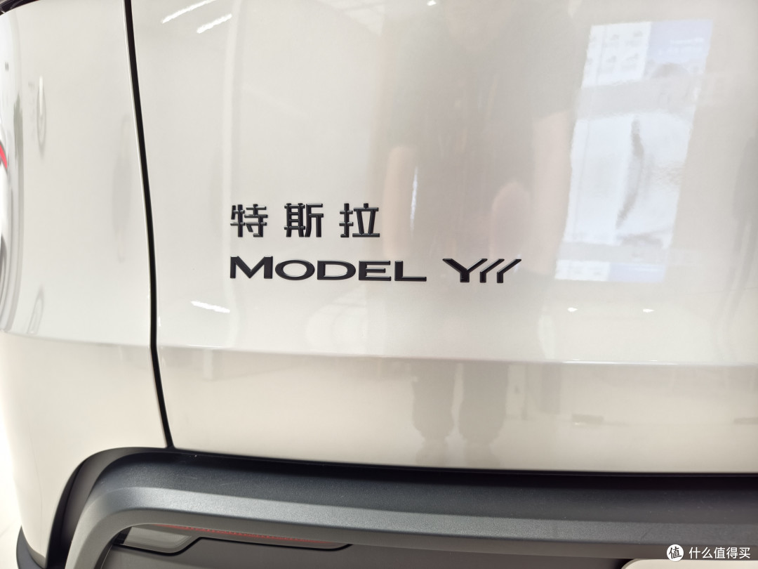 新车实探第14期:Roadster能飞,ModelYL易塌,争议越大销量越大
