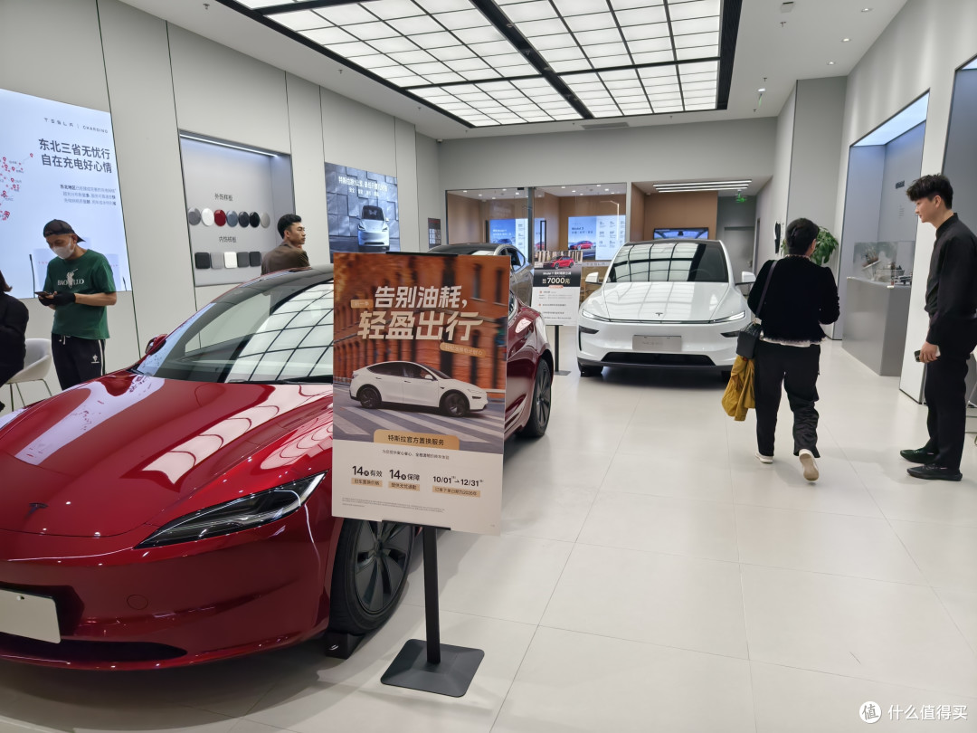 新车实探第14期:Roadster能飞,ModelYL易塌,争议越大销量越大