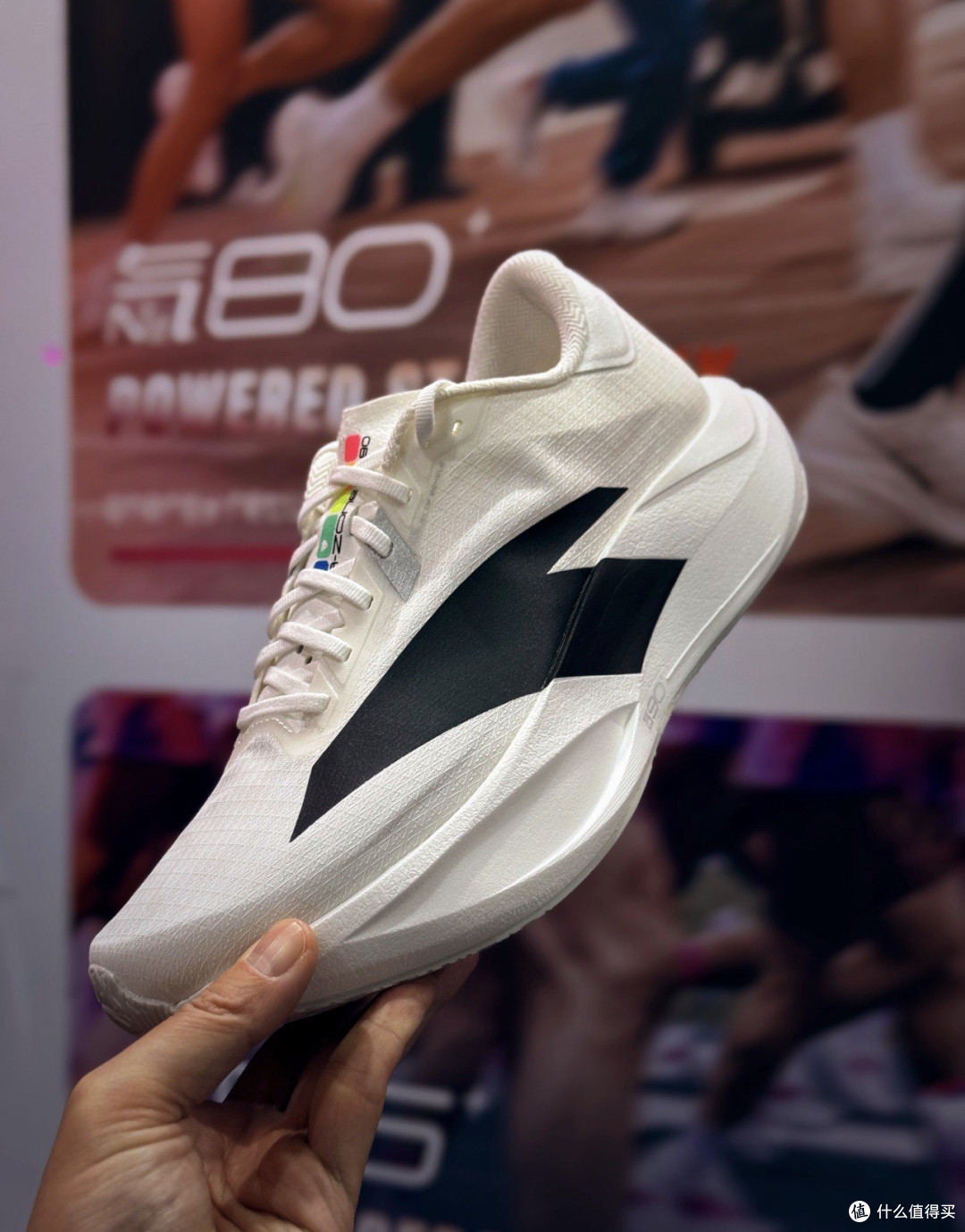 安踏、FILA、特步销售下滑,真的卖不动了?