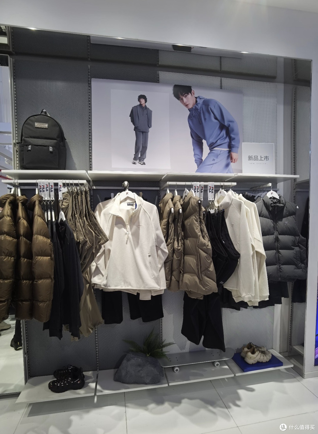 安踏、FILA、特步销售下滑,真的卖不动了?