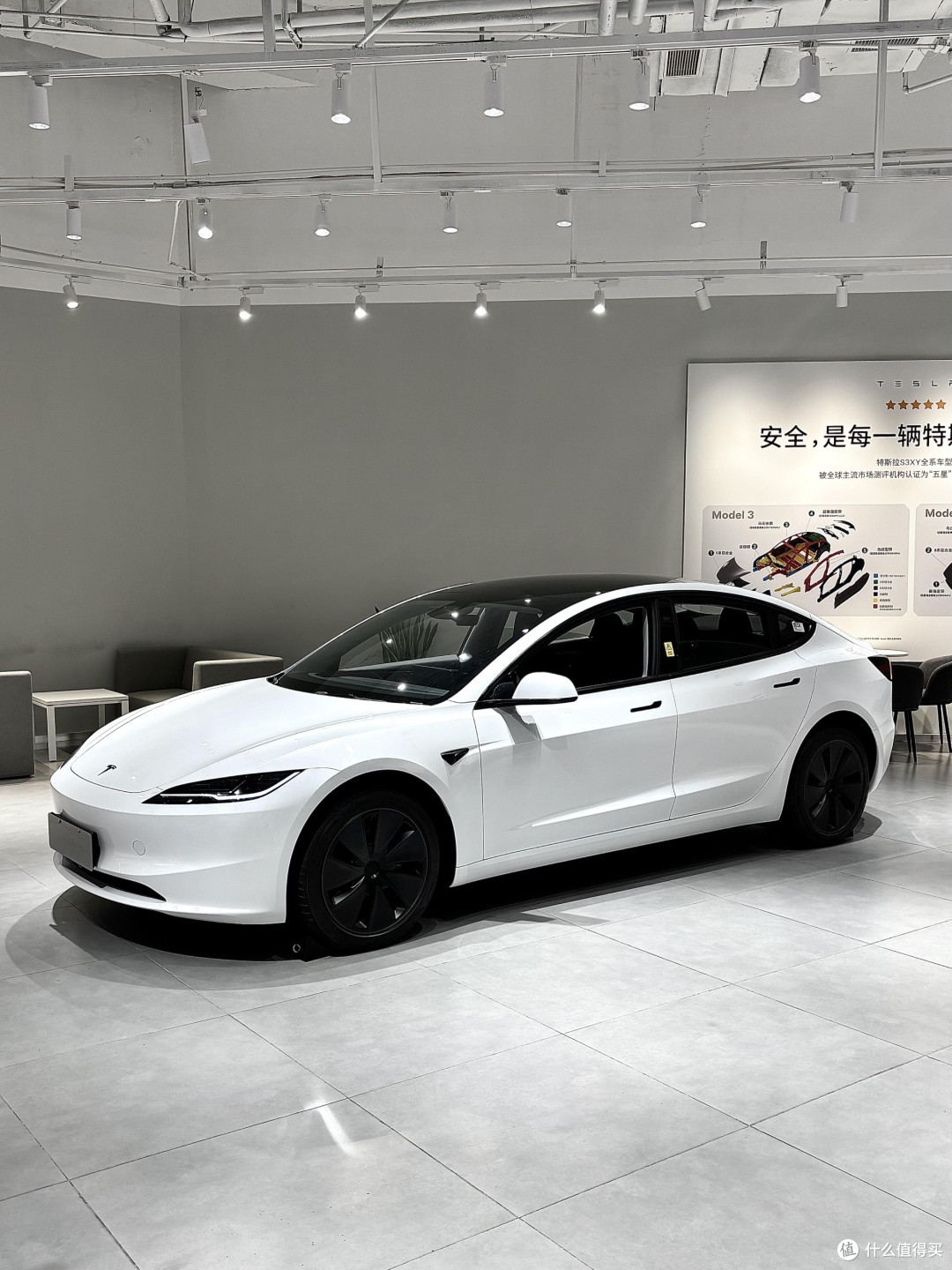 Model 3实测：驾驶优先的取舍之道