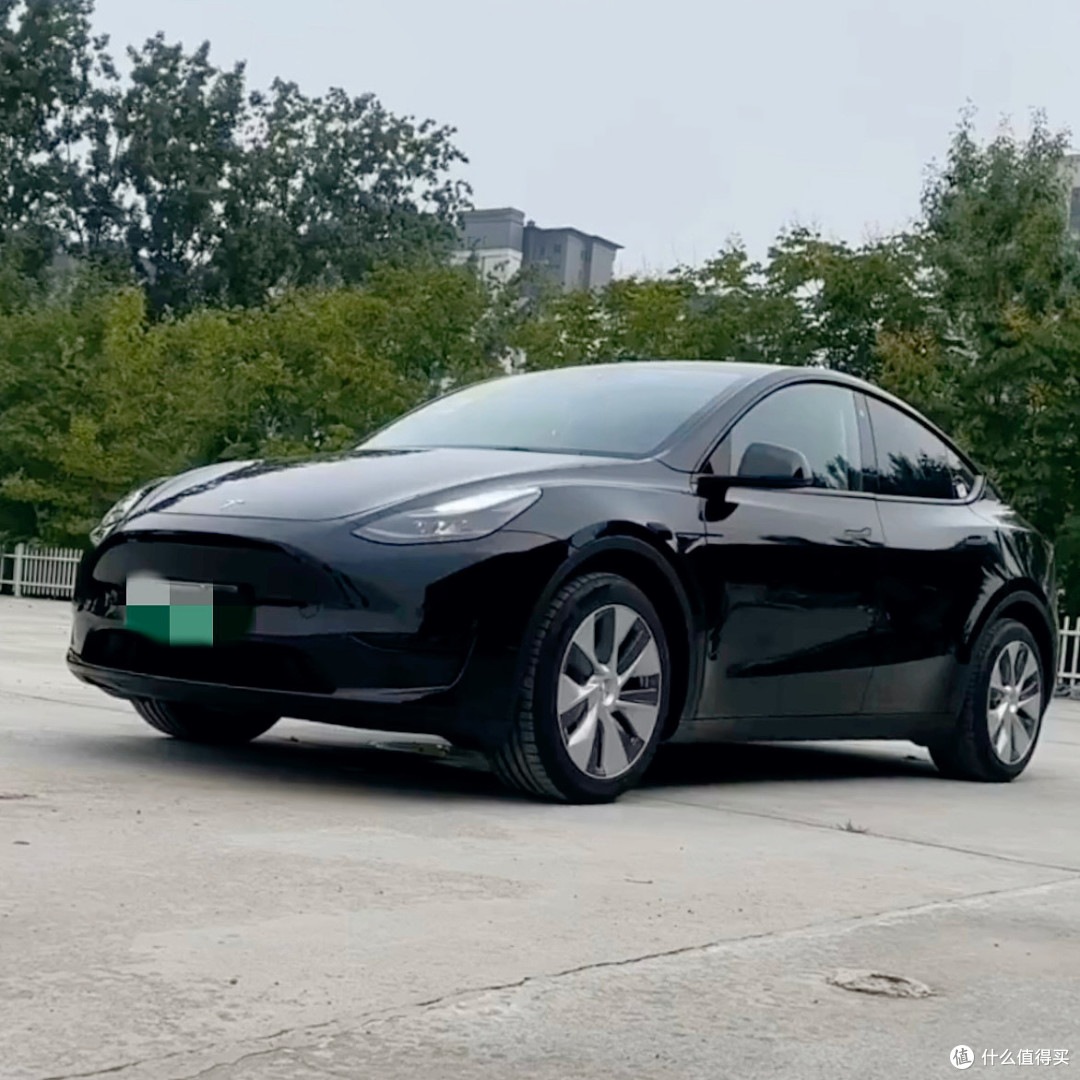 沉浸式体验Model Y！摸遍全车细节，到底值不值得买！