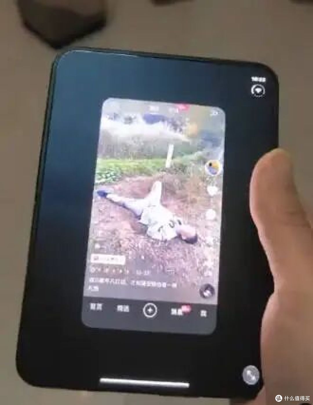 iPhone Duo：苹果终于做出了折叠屏，但这次并没有做好