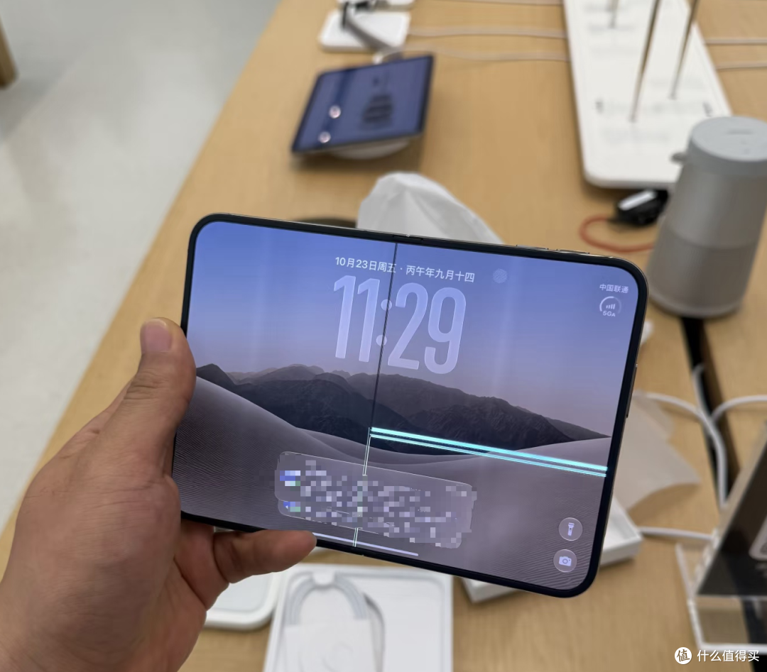 iPhone Duo：苹果终于做出了折叠屏，但这次并没有做好