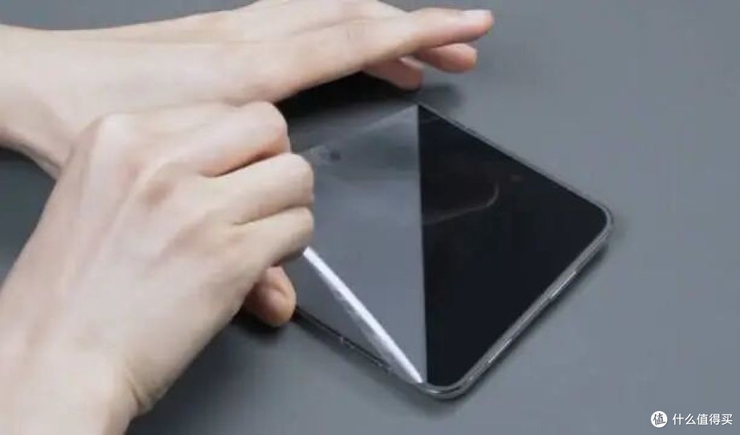 iPhone Duo：苹果终于做出了折叠屏，但这次并没有做好