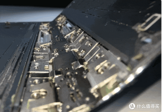 iPhone Duo：苹果终于做出了折叠屏，但这次并没有做好