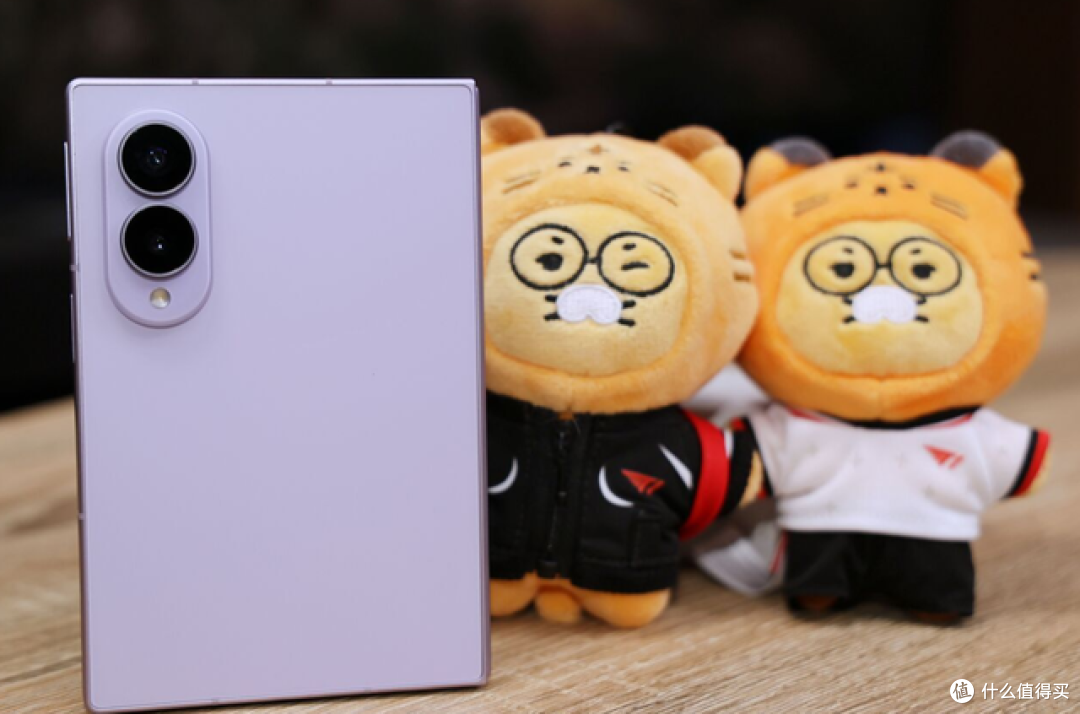 苹果踢到铁板了！iPhone Duo硬刚三星Galaxy Z Fold8，它拿啥赢？