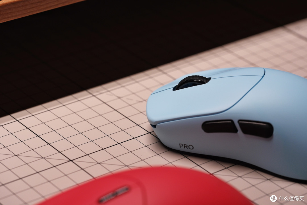 雷柏 VT7s PRO V2 和 VT7 V2 实测:手型与配置,到底怎么取舍?
