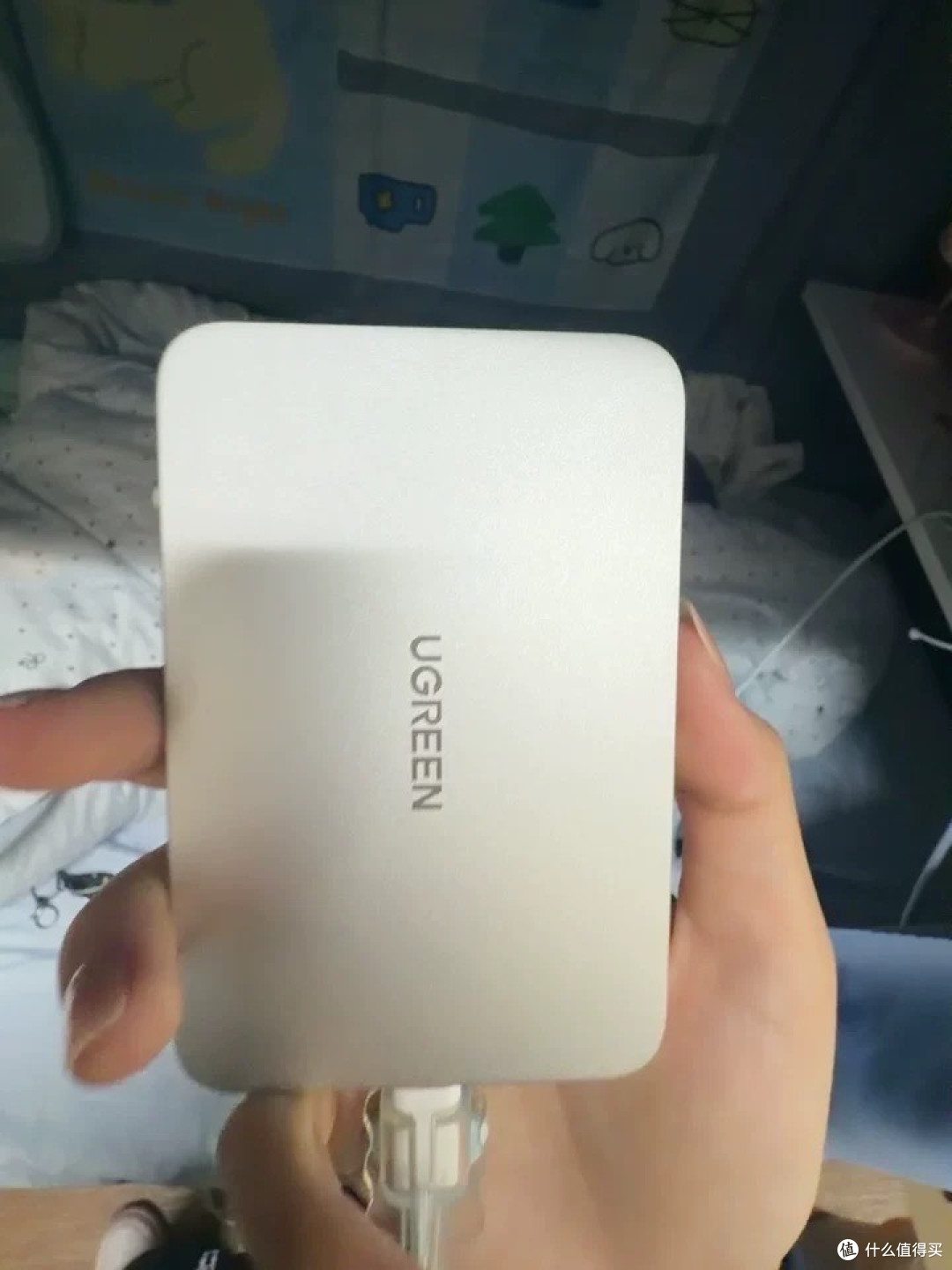 出门带充电宝还得带线,换了绿联超能卡之后,包里终于清净了