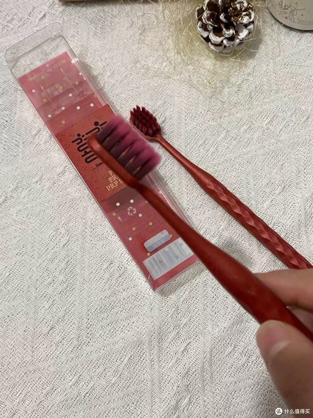 牙龈敏感的人选牙刷,刷毛软不软上手就知道