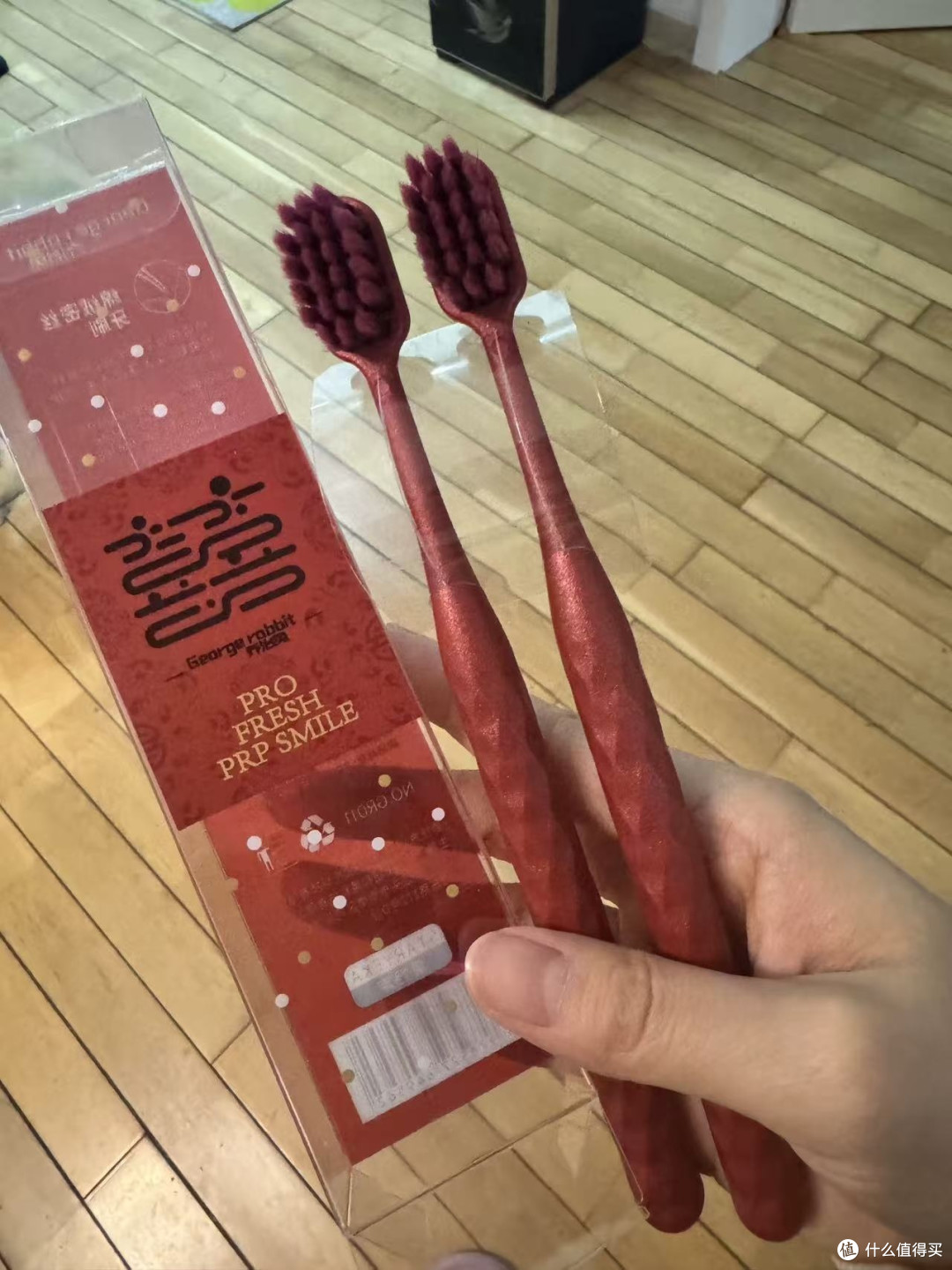 牙龈敏感的人选牙刷,刷毛软不软上手就知道